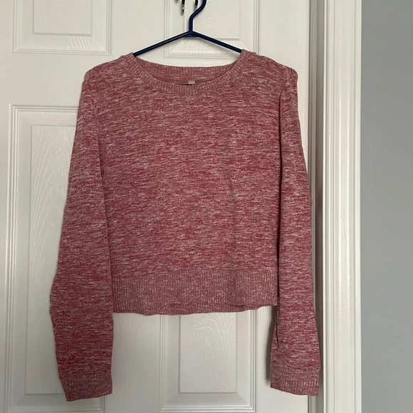 Pink sweater - Picture 1 of 2